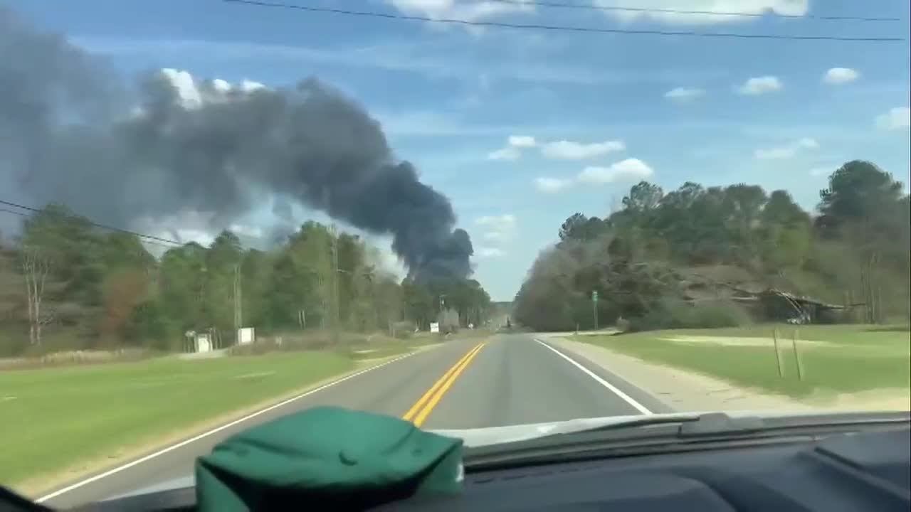 Fire spreads to vehicles at Emanuel County salvage yard