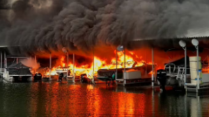 More than a dozen vessels damaged after houseboat catches fire at Tennessee marina