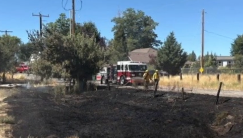 Crews quickly put out fire behind Klamath Falls Home Depot